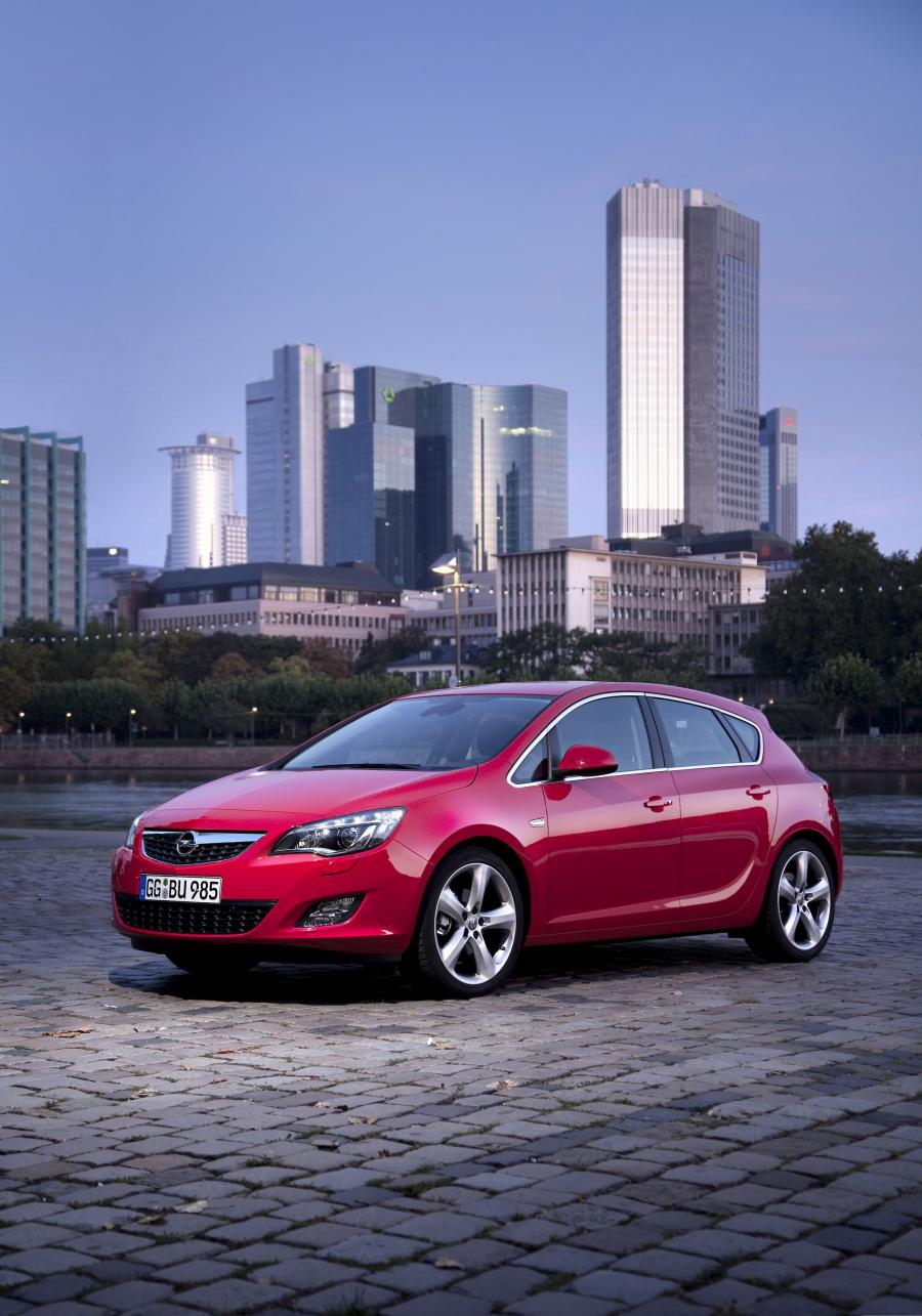  Opel Astra 5-Door 2009 года  (фото 71 из 170)